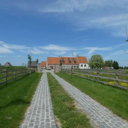 vakantiehoeve 't Goed ter Leeuwen De Haan Buitenkant foto